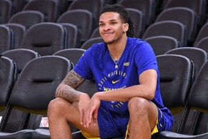 场上作用不小！56号秀理查德7中4贡献13分6板2助1断