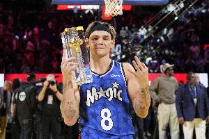 媒体人：麦克朗为了NBA梦想这些年一直在打临工 钱真没挣到多少