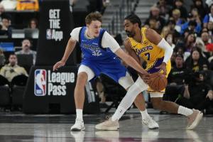 菜鸟赛季就有望冲防阵！季前赛对手在弗拉格防守下合计37投8中