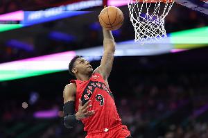 扣篮杀死比赛！巴雷特17中9&三分7中3拿到25分 另有4板4助1断1帽