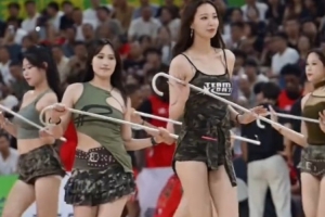 广东男篮主场啦啦队晒舞蹈视频：大长腿 小蛮腰