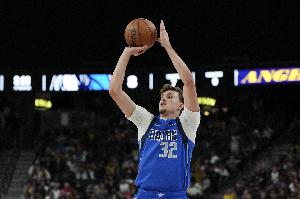 弗拉格控卫？独行侠揭幕战首发：弗拉格/克莱/华盛顿/浓眉/莱夫利