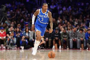 小凯文-波特首节5中3得10分2助1断&三分3中2 崴脚后回更衣室