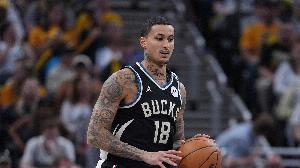 下半场回暖！库兹马10中5拿到12分4板3助1断2帽