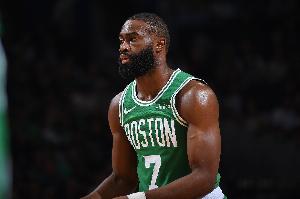 杰伦-布朗谈失利：球队表现不算差但还不够好 要把拼劲持续整场