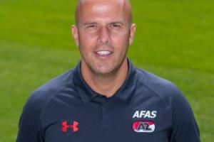 👀2019年41岁斯洛特初执教鞭，在荷兰5年从未遭遇3次及以上连败