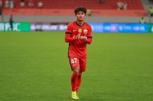 沪媒：蒯纪闻、李新翔参加全运会暂时离队，蒋光太无碍