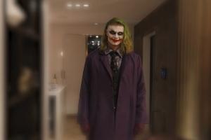 几分像？🤣哈兰德万圣节扮“小丑”去买尿布被认出，女友扮猫女