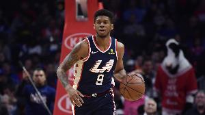 媒体人：新疆队将签下前NBA后卫蒂龙-华莱士