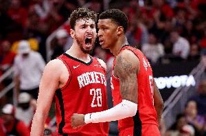 乌度卡：进攻提升不仅源自KD 还有伊森&小贾等所有年轻球员的进步