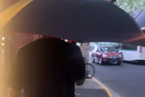 保持状态的秘诀！C罗赛前热身，腿部肌肉的线条清晰可见