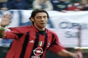 鲁伊·科斯塔为AC米兰打进的最后一球。多么精彩的进球啊！