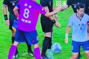 全懵了！苏超无锡队爆笑名场面：第一次队长，望海涵😂