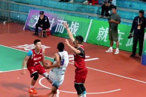 大跨步丝滑上篮，这么嗨那么燃！