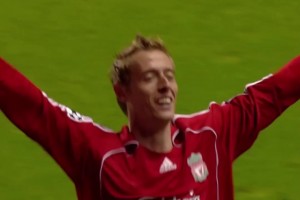 2米01的身高却可上演倒钩！克劳奇倒钩破门名场面！