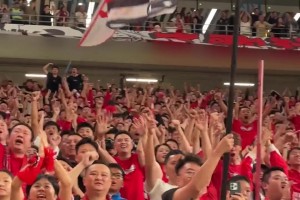 主场领先一球被罚下两人后遭逆转，邵佳一赛后坦然面对