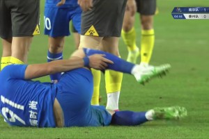 中甲超新星！向余望不停球远射世界波，在中甲踢球是真降维打击啊