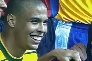 只有游戏中才会出现！1999年巴萨百年华诞，巴萨大战巴西国家队！