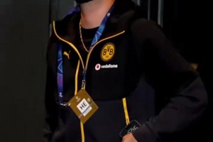 4比2甚至上不了头条！网友整活：你们打你们的，跟我没关系就行！