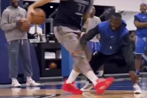 077慵懒的方式看着又是那么舒服，漫不经心却又那么牛逼👍