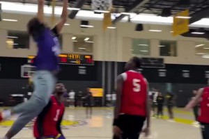 揭幕战输球不影响气氛！湖人今日训练视频一览！