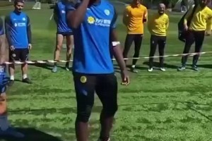 真生气了~当年孔蒂换下劳塔罗，阿根廷公牛替补席当场发飙😱