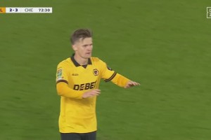 狼队再扳一球！阿格巴杜小角度打门得手！狼队2-3落后切尔西！