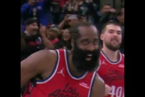 🤣表情包诞生！小卡绝杀之后，哈登这个表情也太搞笑了！